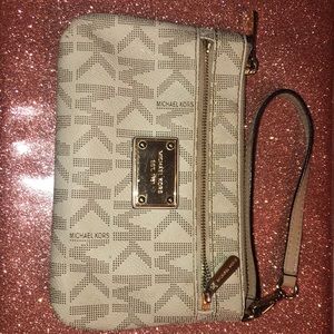 MICHAEL KORS WRISTLET WALLET